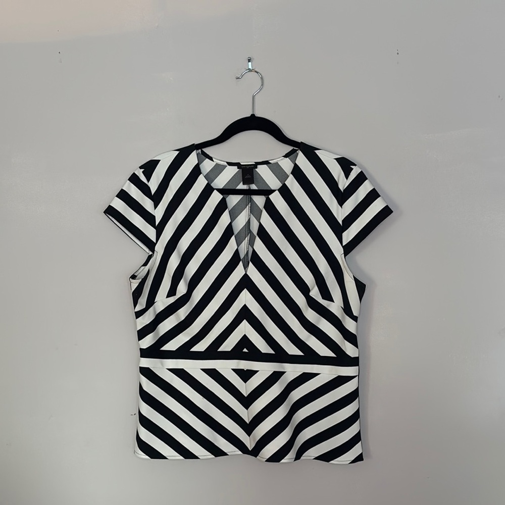 Ann Taylor Factory Black and White Geometric Blouse
